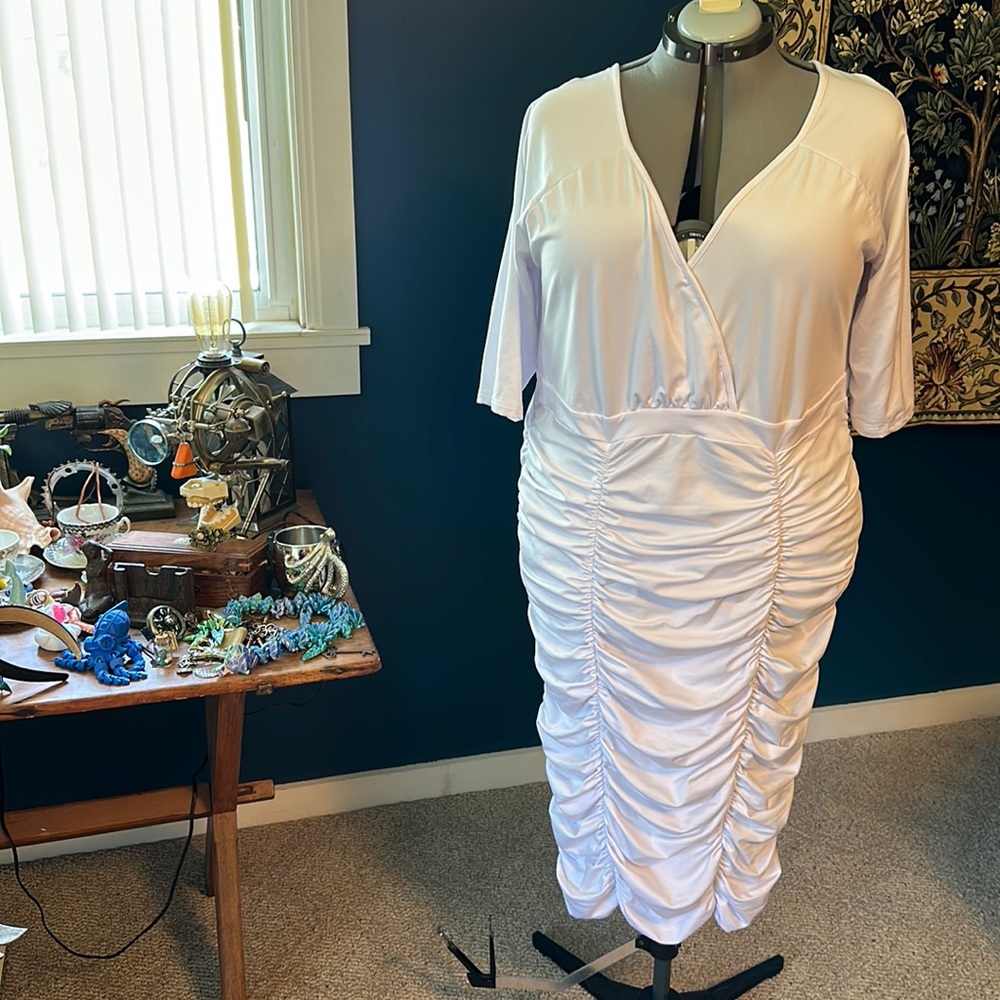 Worn Once - Poseshe White Super Stretchy Ruched Dress in 4XL.
